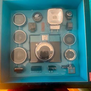 LOMOGRAPHY Diana Instant Square Camera Deluxe Kit